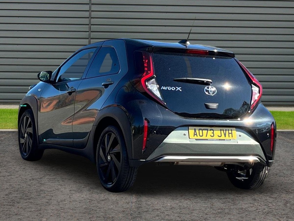 Toyota Aygo X 1.0 Vvt I Exclusive Hatchback X Shift AO73JVH Green #5
