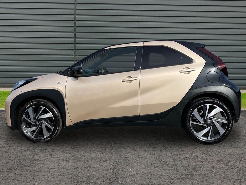 Toyota Aygo X 1.0 Vvt I Edge Hatchback AO24YUL Beige #6