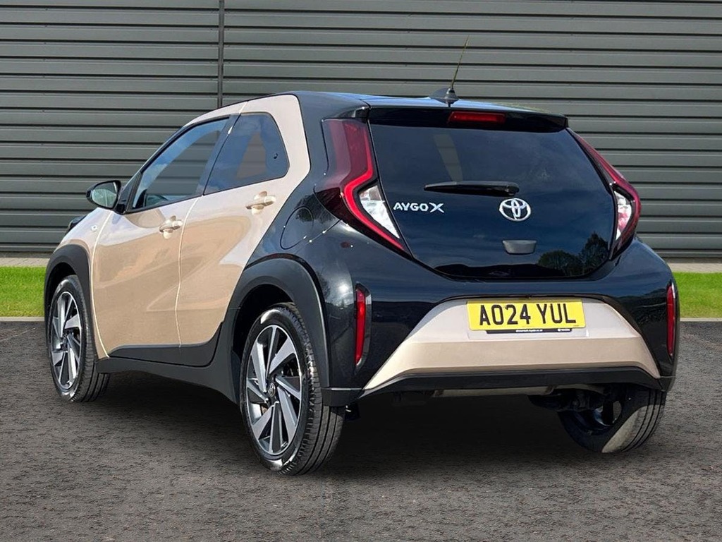 Toyota Aygo X 1.0 Vvt I Edge Hatchback AO24YUL Beige #5