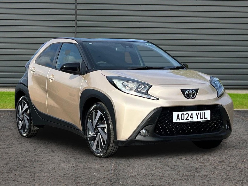 Toyota Aygo X 1.0 Vvt I Edge Hatchback Beige