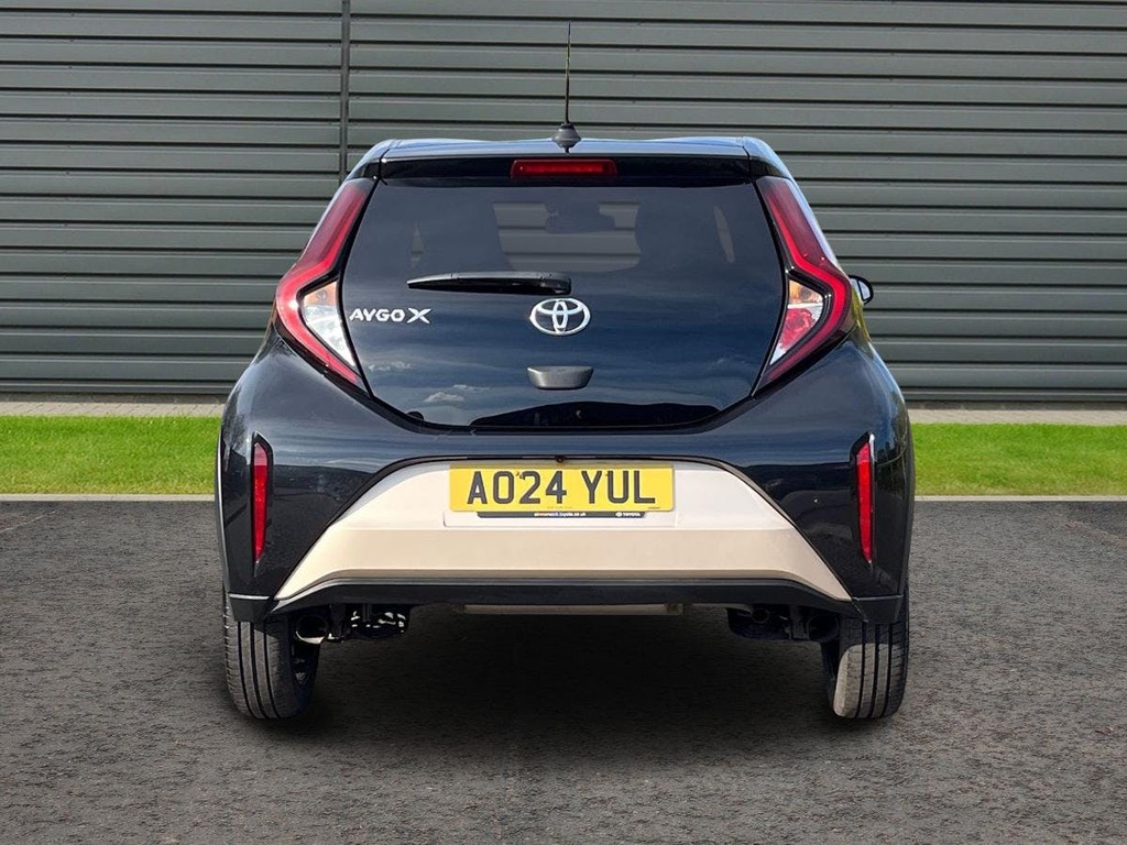 Toyota Aygo X 1.0 Vvt I Edge Hatchback AO24YUL Beige #4
