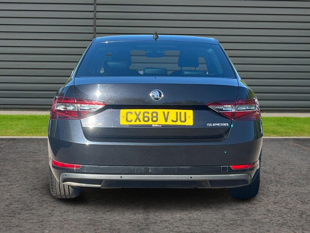 Skoda Superb 2.0 Tdi Se L Executive Hatchback Black #4