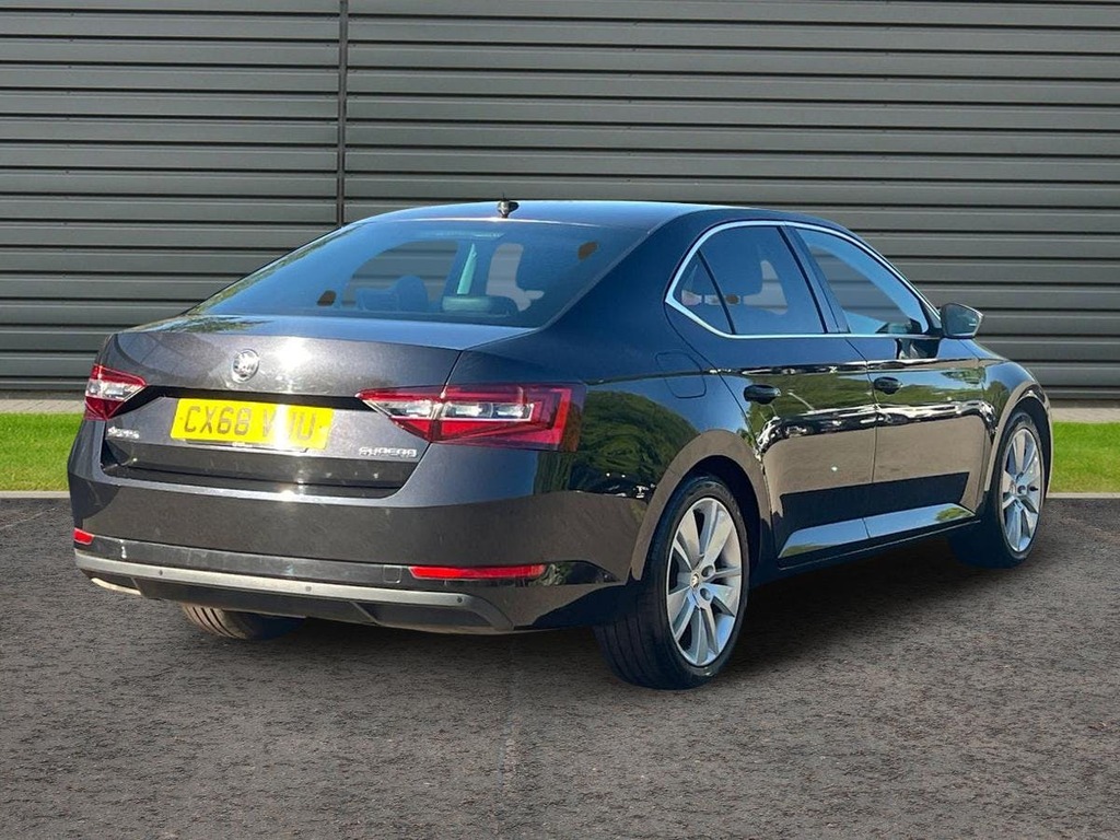 Skoda Superb 2.0 Tdi Se L Executive Hatchback Black #3