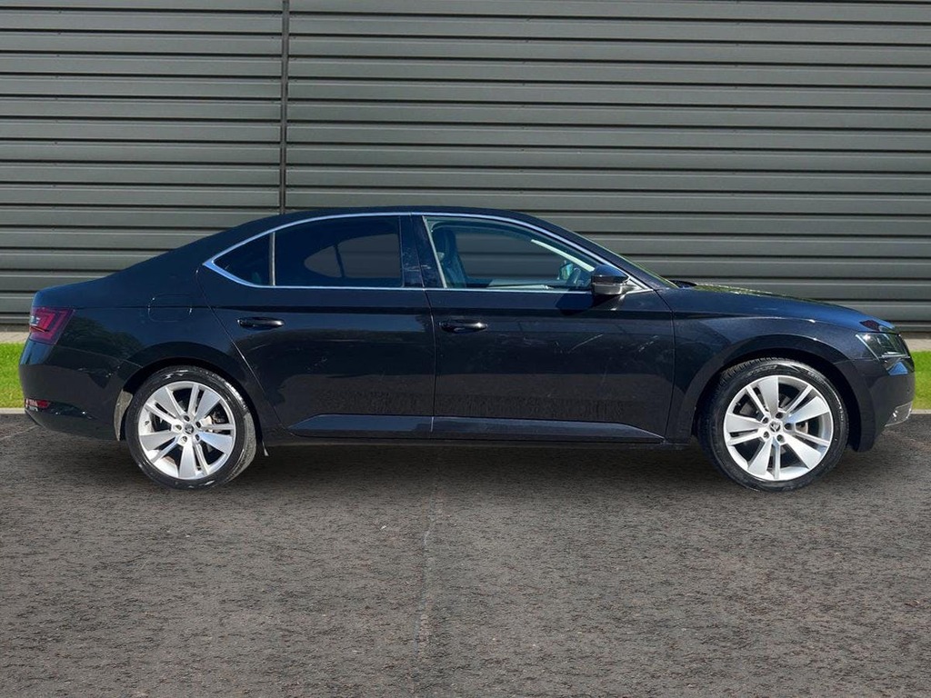Skoda Superb 2.0 Tdi Se L Executive Hatchback Black #2