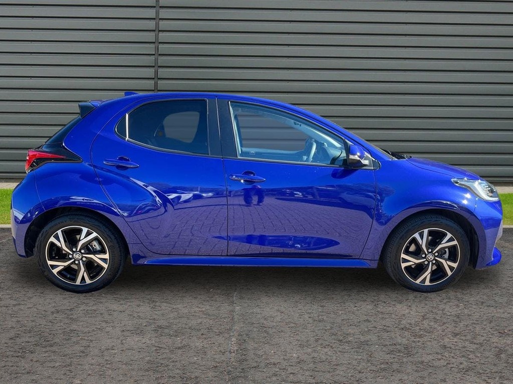Toyota Yaris 1.5 Vvt-h Design Hatchback Hybrid E Cvt GU74VRO Blue #2