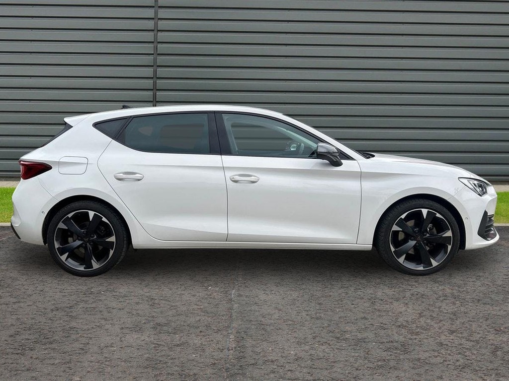 Cupra Leon 1.5 Tsi V1 Hatchback YR24FTD White #2