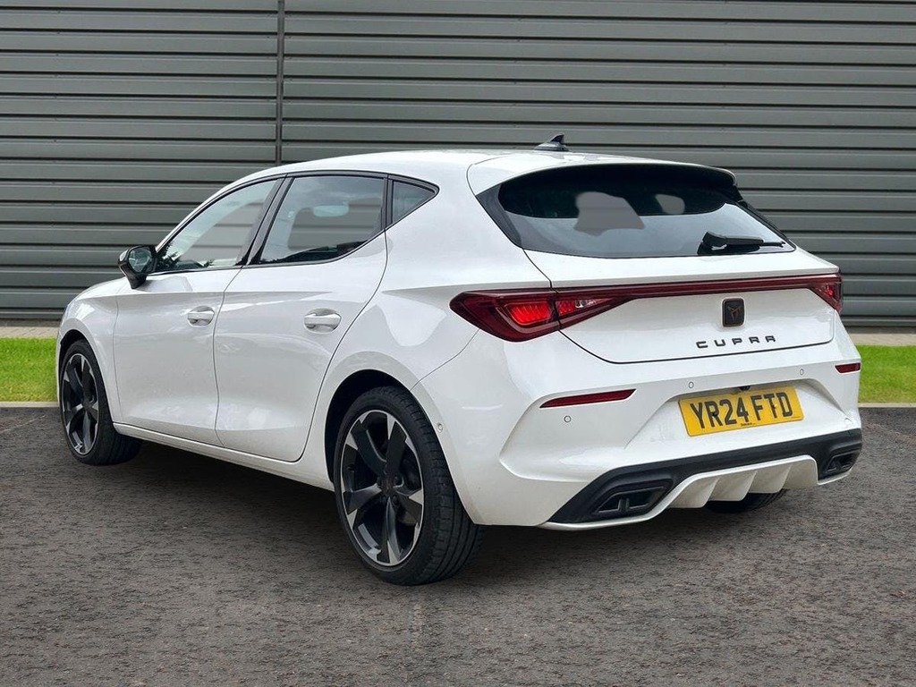 Cupra Leon 1.5 Tsi V1 Hatchback YR24FTD White #5