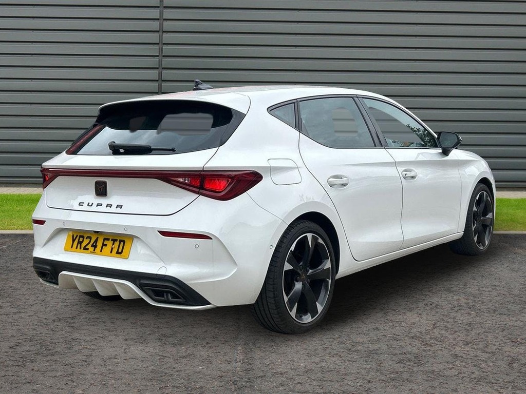 Cupra Leon 1.5 Tsi V1 Hatchback YR24FTD White #3