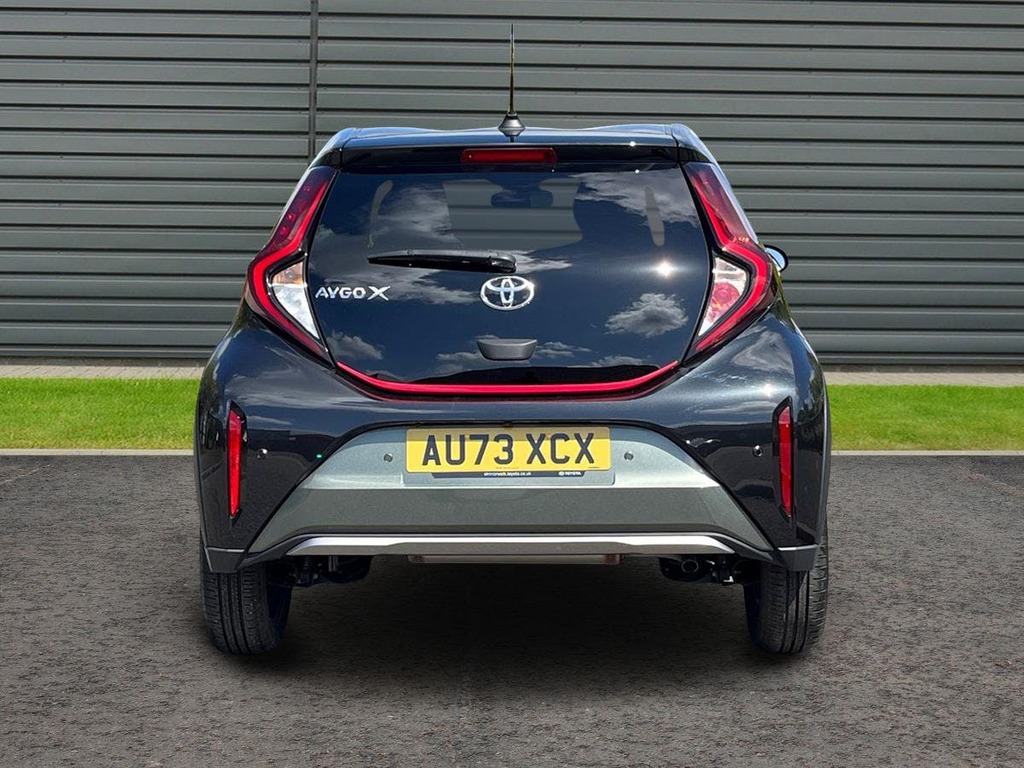 Toyota Aygo X 1.0 Vvt I Exclusive Hatchback X Shift AU73XCX Green #4