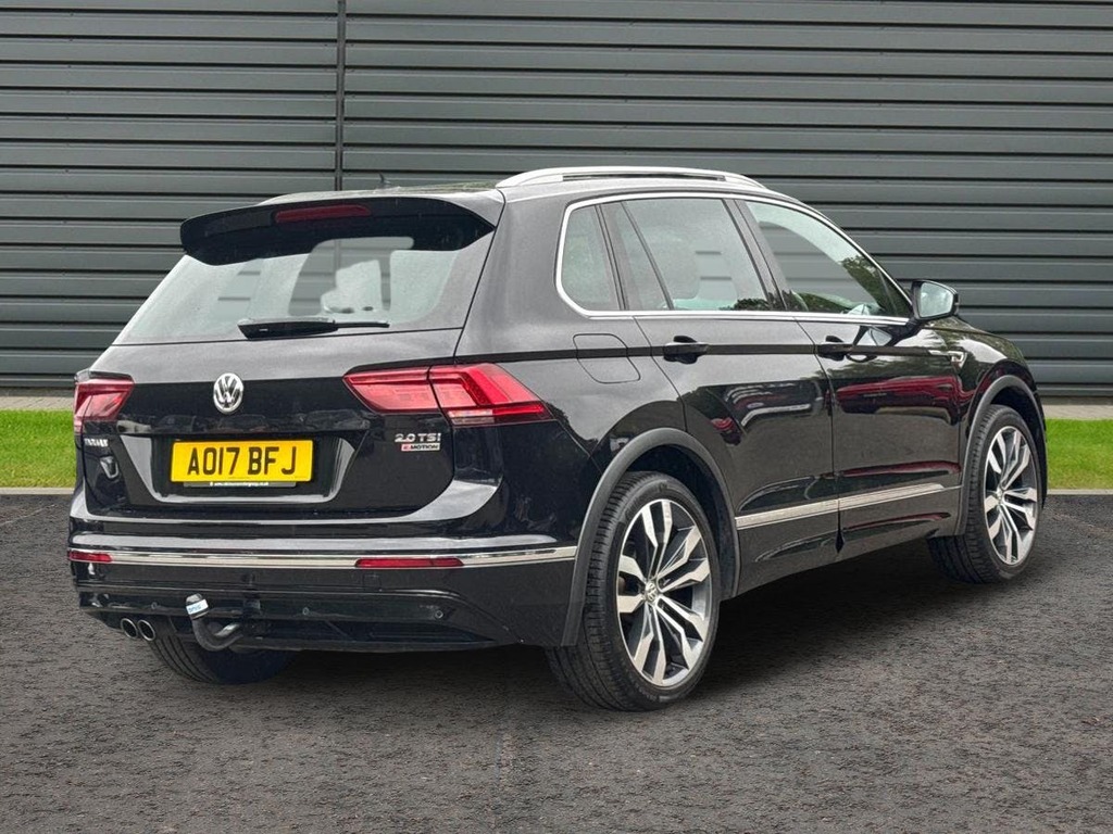 Volkswagen Tiguan 2.0 Tsi Bluemotion Tech R Line Suv Dsg AO17BFJ Black #3