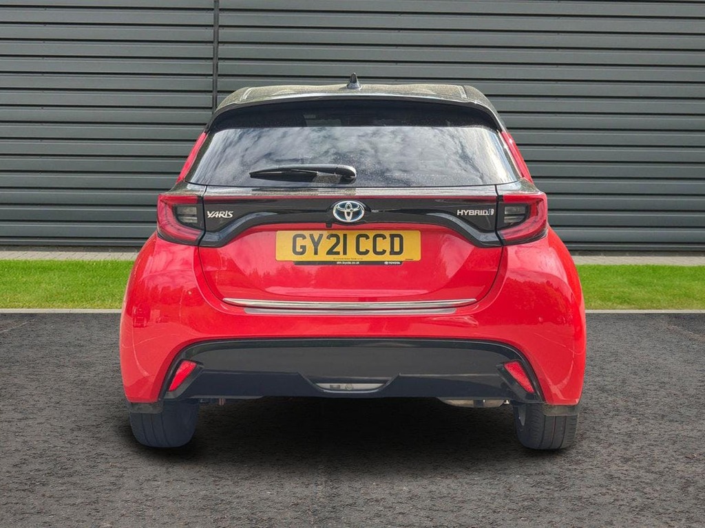 Toyota Yaris 1.5 Vvt-h Launch Edition Hatchback Hybr White #4