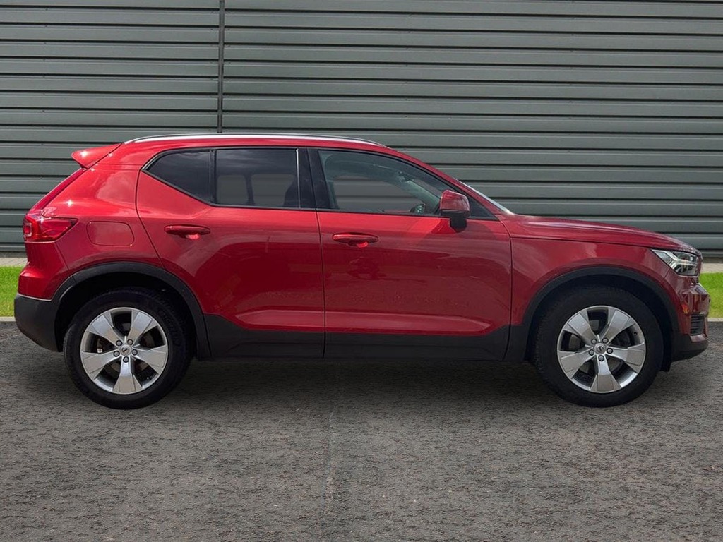 Volvo XC40 2.0 B4 Mhev Momentum Suv Hybrid Aw AO21XPR Red #3