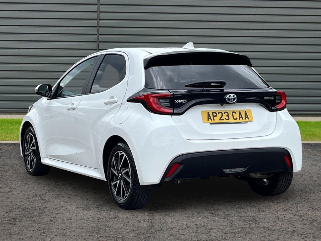 Toyota Yaris 1.5 Vvt-h Design Hatchback Hybrid E Cvt AP23CAA White #5