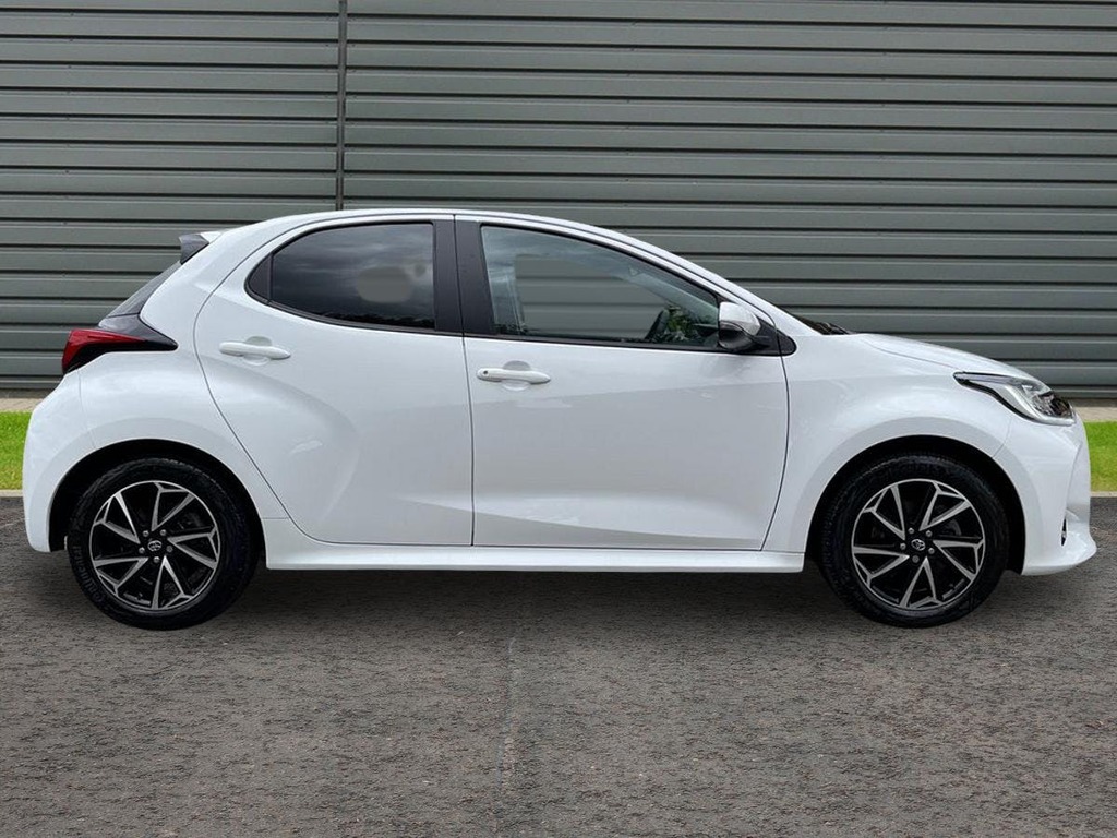 Toyota Yaris 1.5 Vvt-h Design Hatchback Hybrid E Cvt AP23CAA White #2