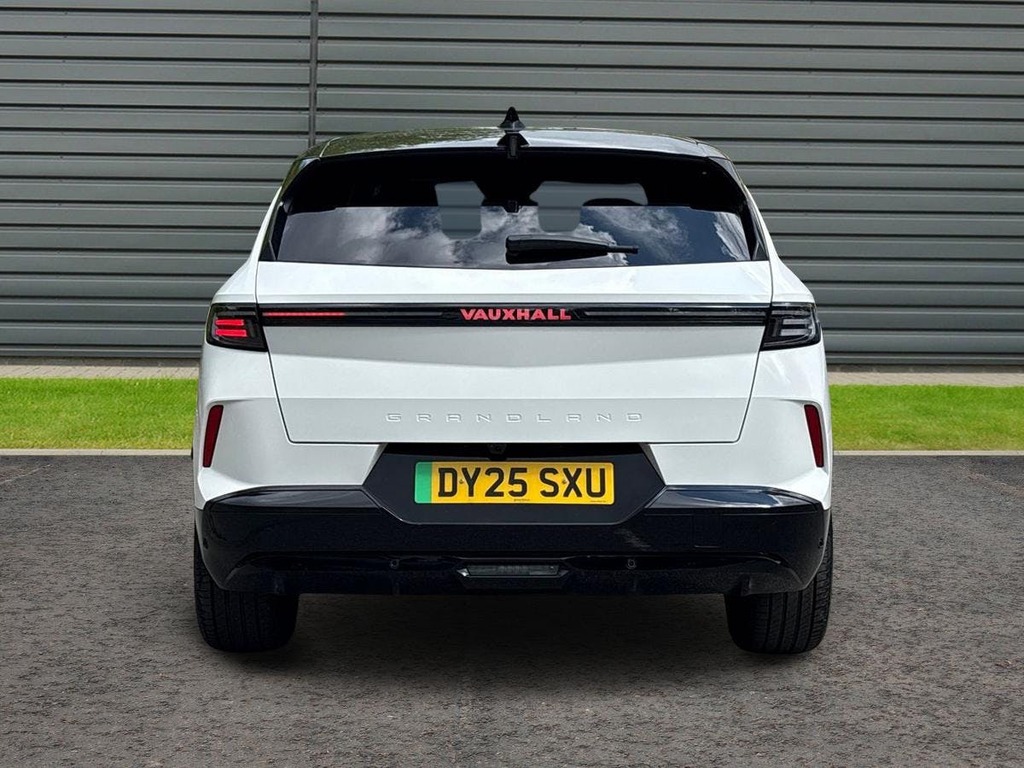 Vauxhall Grandland 73Kwh Gs Suv DY25SXU White #4