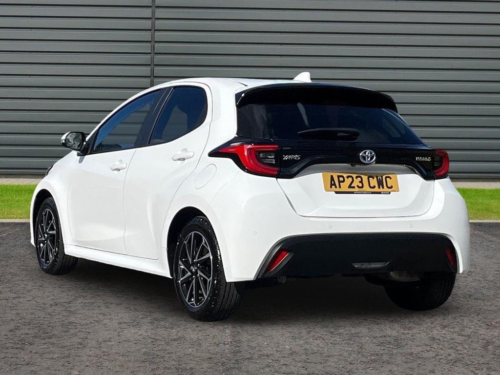Toyota Yaris 1.5 Vvt-h Design Hatchback Hybrid E Cvt AP23CWC White #5