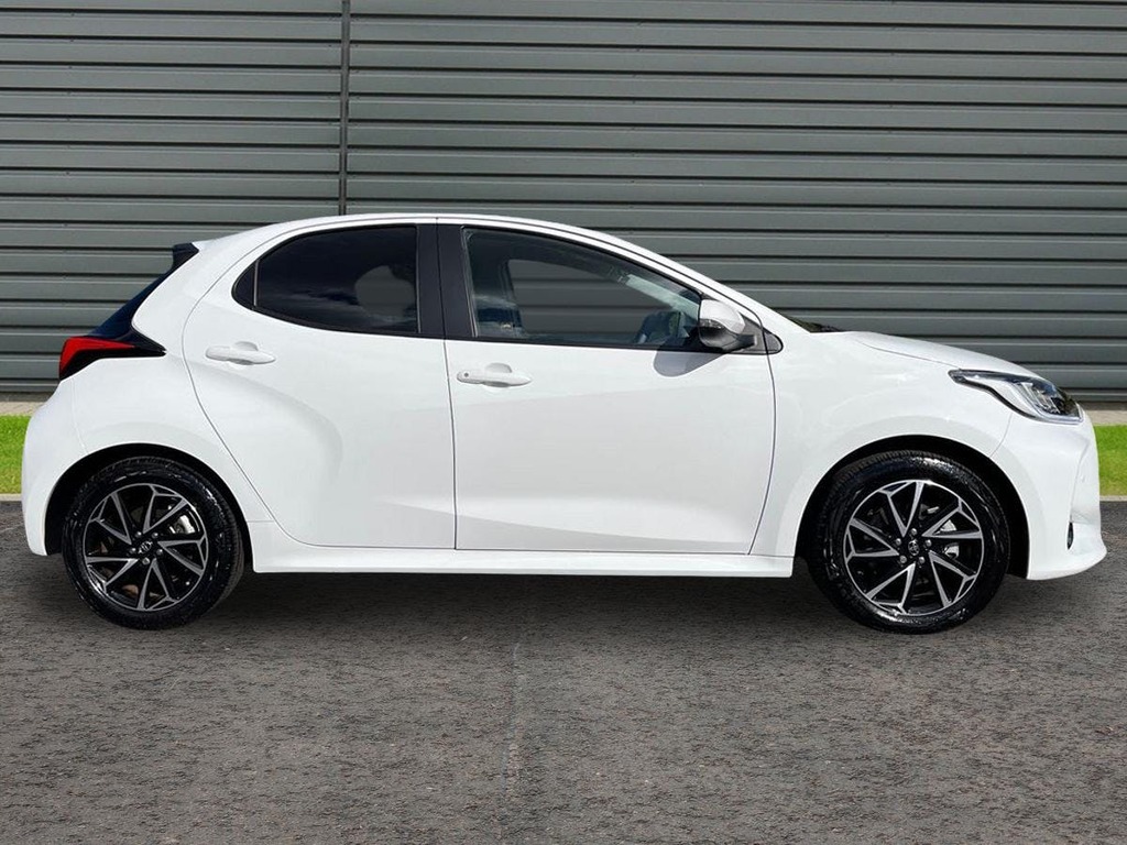 Toyota Yaris 1.5 Vvt-h Design Hatchback Hybrid E Cvt AP23CWC White #2