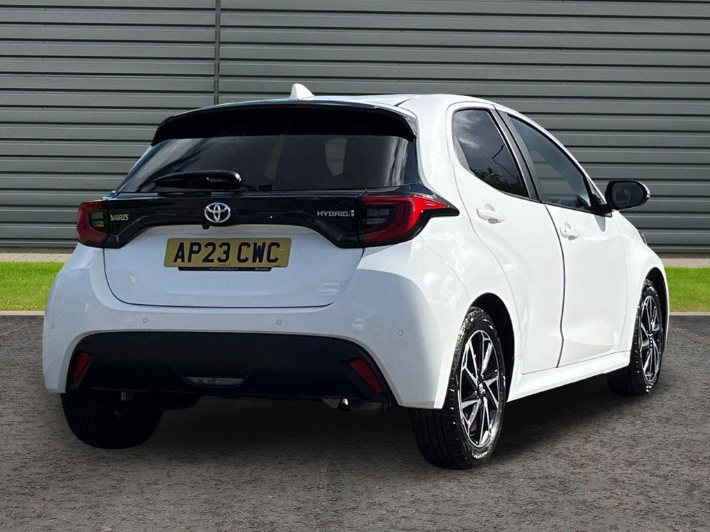 Toyota Yaris 1.5 Vvt-h Design Hatchback Hybrid E Cvt AP23CWC White #3