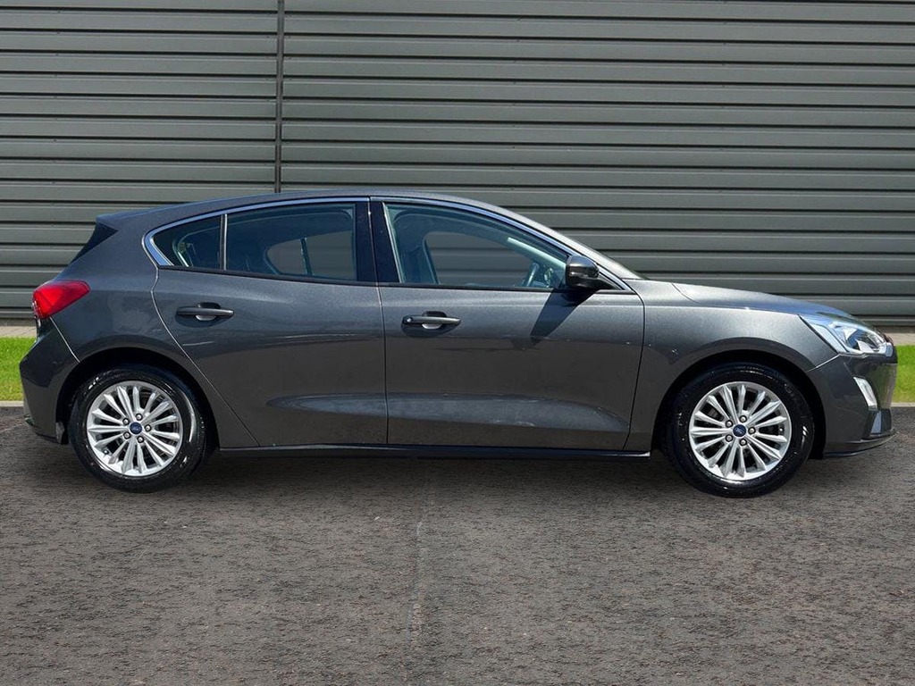 Ford Focus 1.0T Ecoboost Titanium Hatchback GP68CDN Grey #4