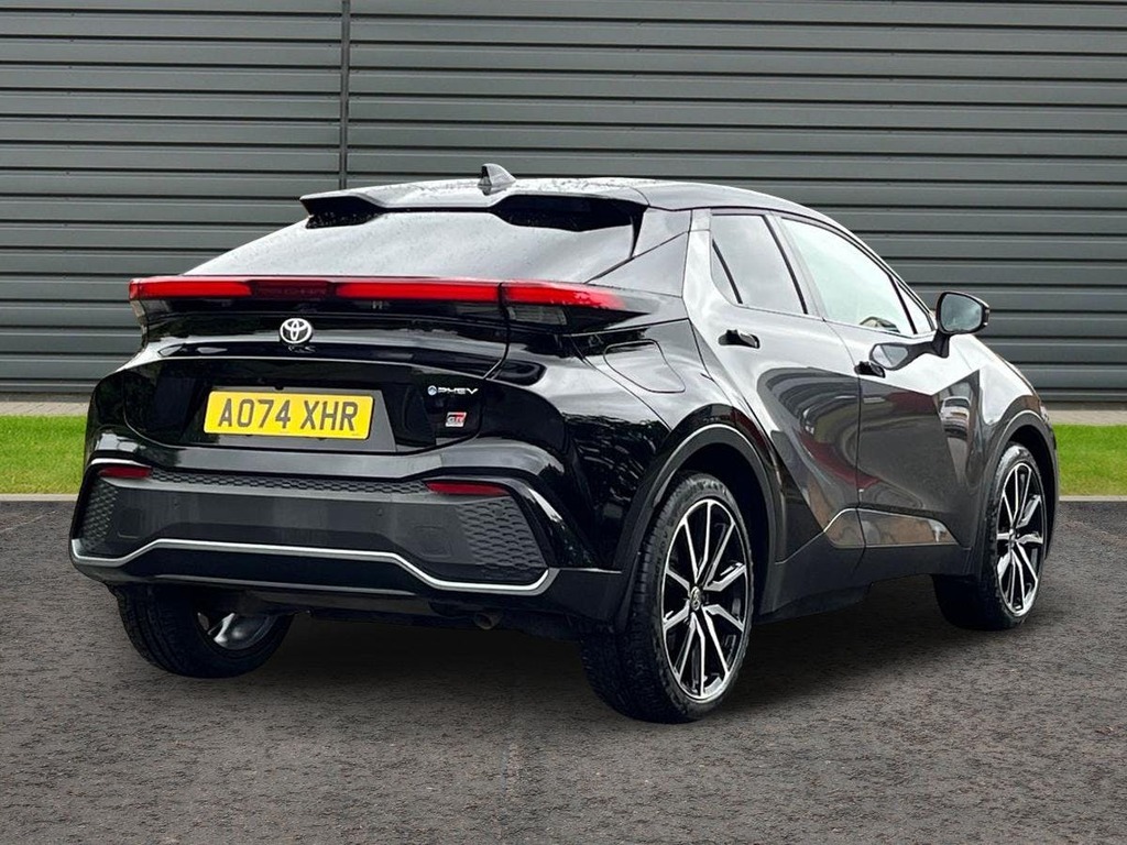Toyota C-Hr 2.0 Vvt 13.6Kwh Gr Sport Suv Plug In Hy Black #3