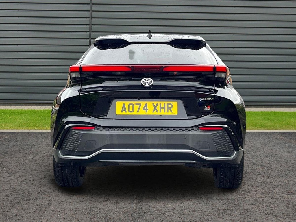 Toyota C-Hr 2.0 Vvt 13.6Kwh Gr Sport Suv Plug In Hy Black #4