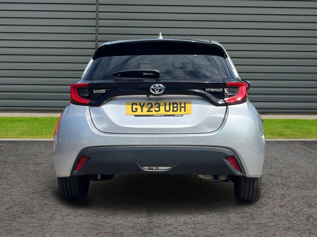 Toyota Yaris 1.5 Vvt-h Design Hatchback Hybrid E Cvt GY23UBH Silver #4