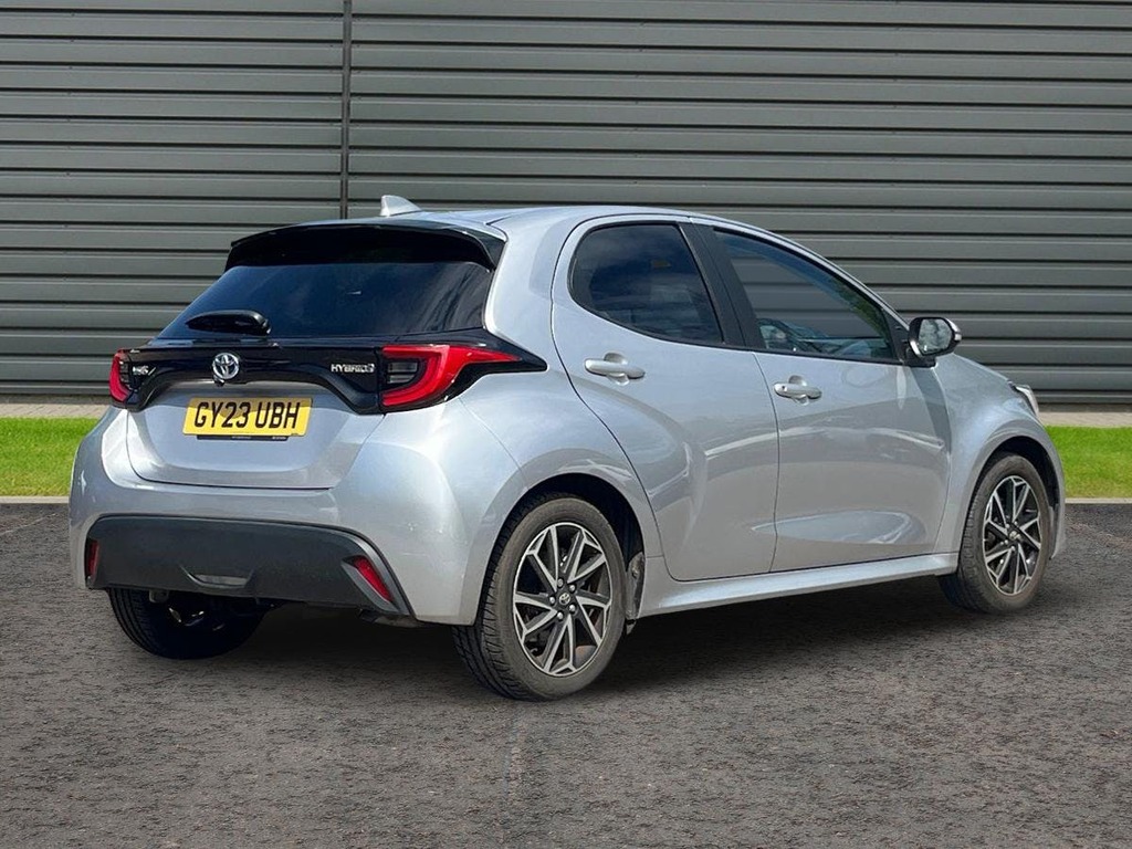 Toyota Yaris 1.5 Vvt-h Design Hatchback Hybrid E Cvt GY23UBH Silver #3
