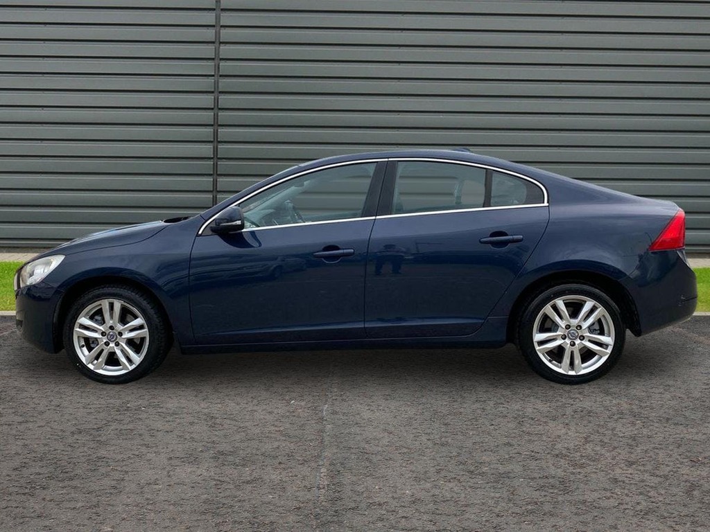 Volvo S60 1.6D Drive Se Saloon Blue #6