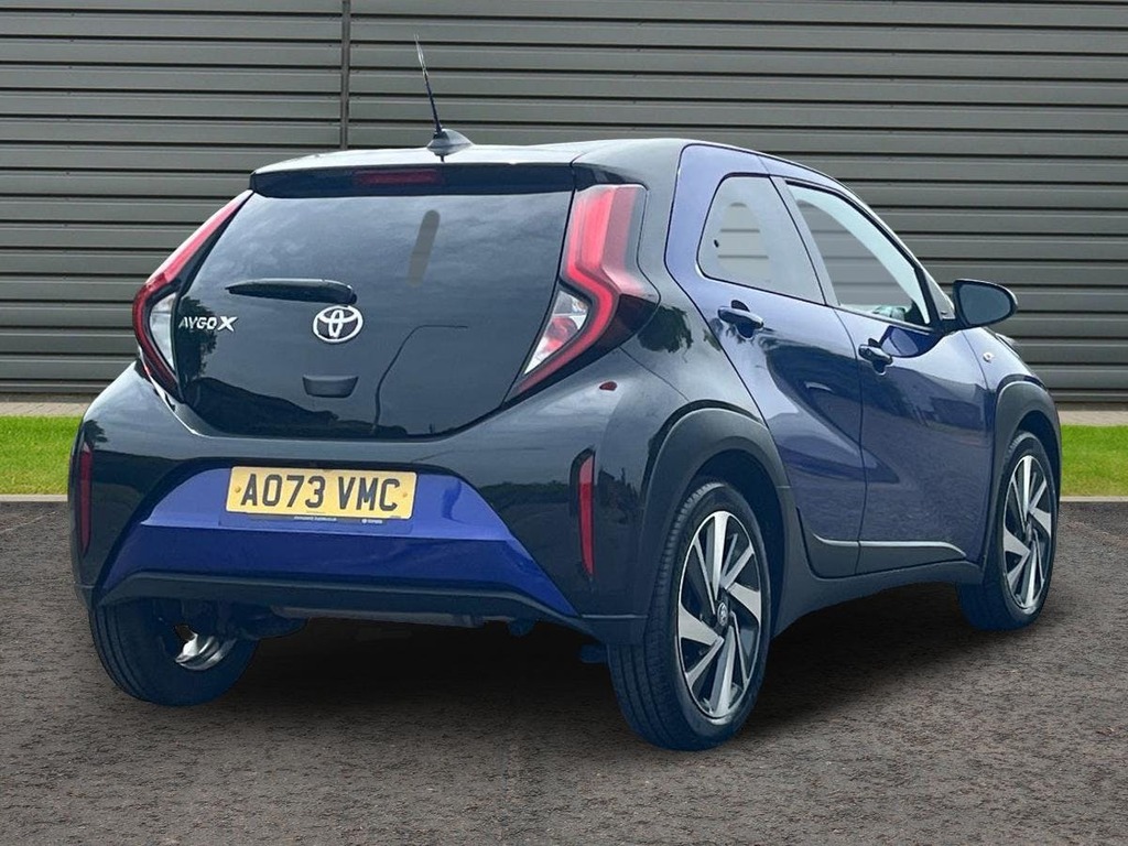Toyota Aygo X 1.0 Vvt I Edge Hatchback AO73VMC Blue #3