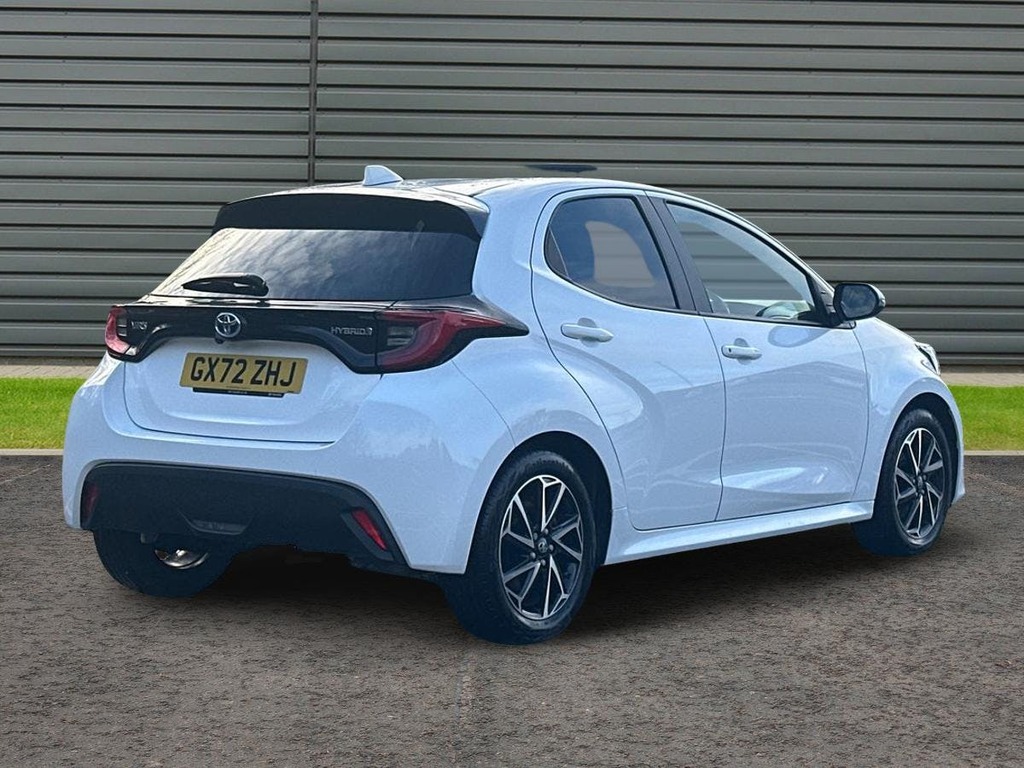 Toyota Yaris 1.5 Vvt-h Design Hatchback Hybrid E Cvt White #3