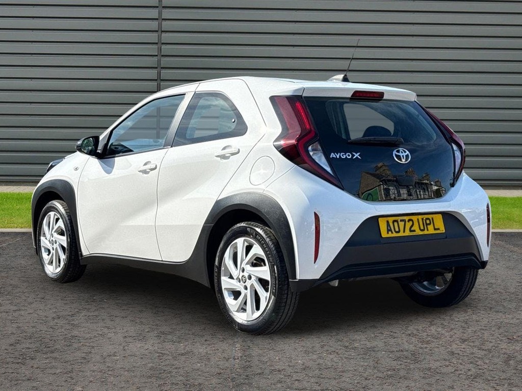 Toyota Aygo X 1.0 Vvt I Pure Hatchback AO72UPL White #4