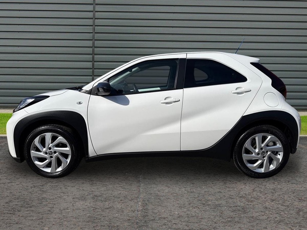 Toyota Aygo X 1.0 Vvt I Pure Hatchback AO72UPL White #5