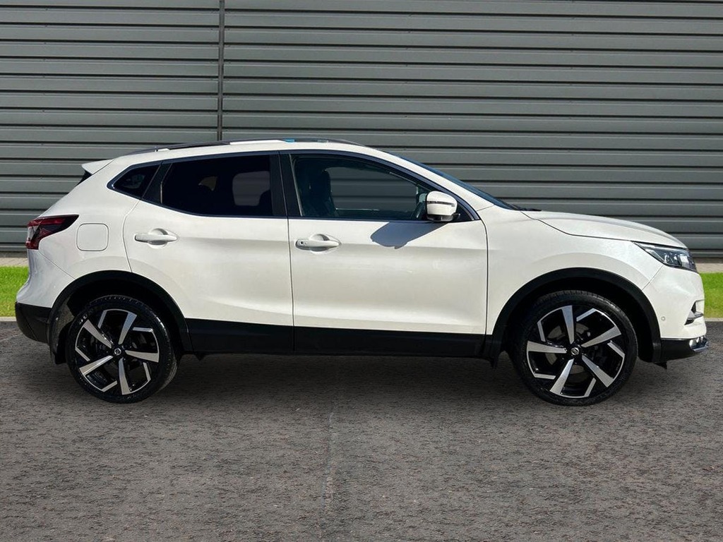 Nissan Qashqai 1.3 Dig T Tekna Suv Dct ET68OYA White #2