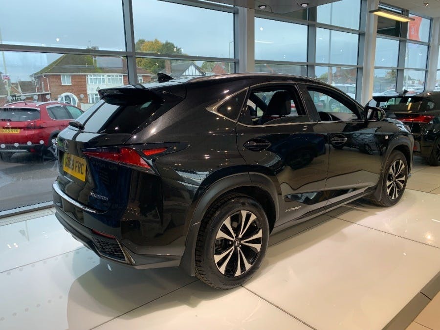Lexus NX 2.5 300H F Sport Suv Hybrid E Cvt 4Wd Black #4
