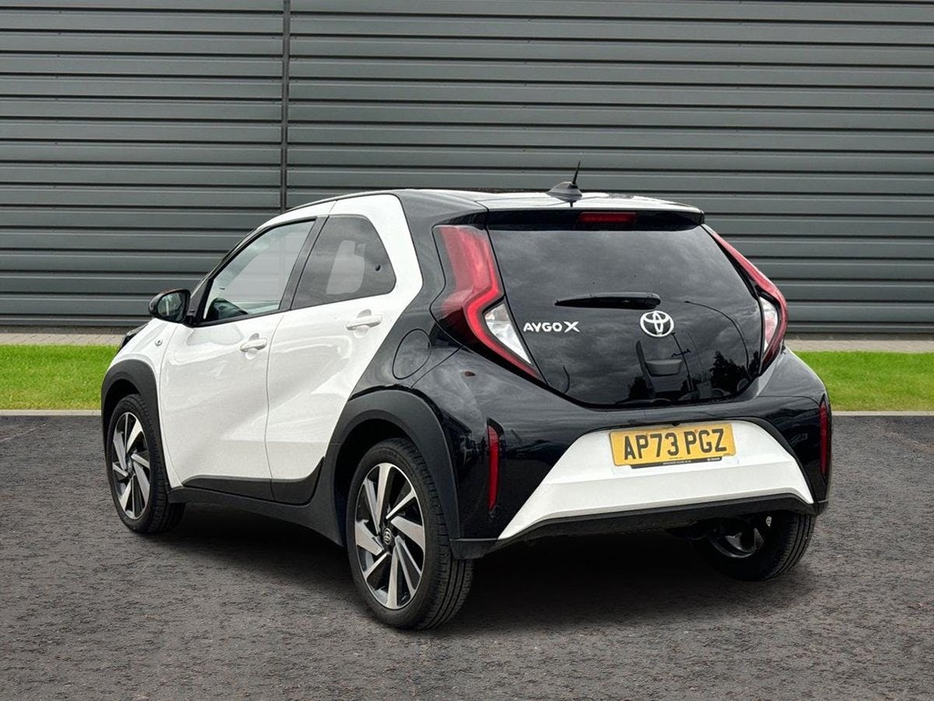 Toyota Aygo X 1.0 Vvt I Edge Hatchback X Shift AP73PGZ White #5
