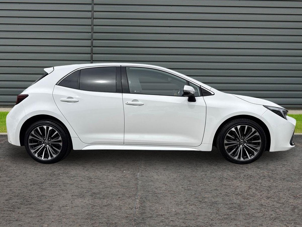 Toyota Corolla 1.8 Vvt-h Design Hatchback Hybrid Cvt AP23JUJ White #2