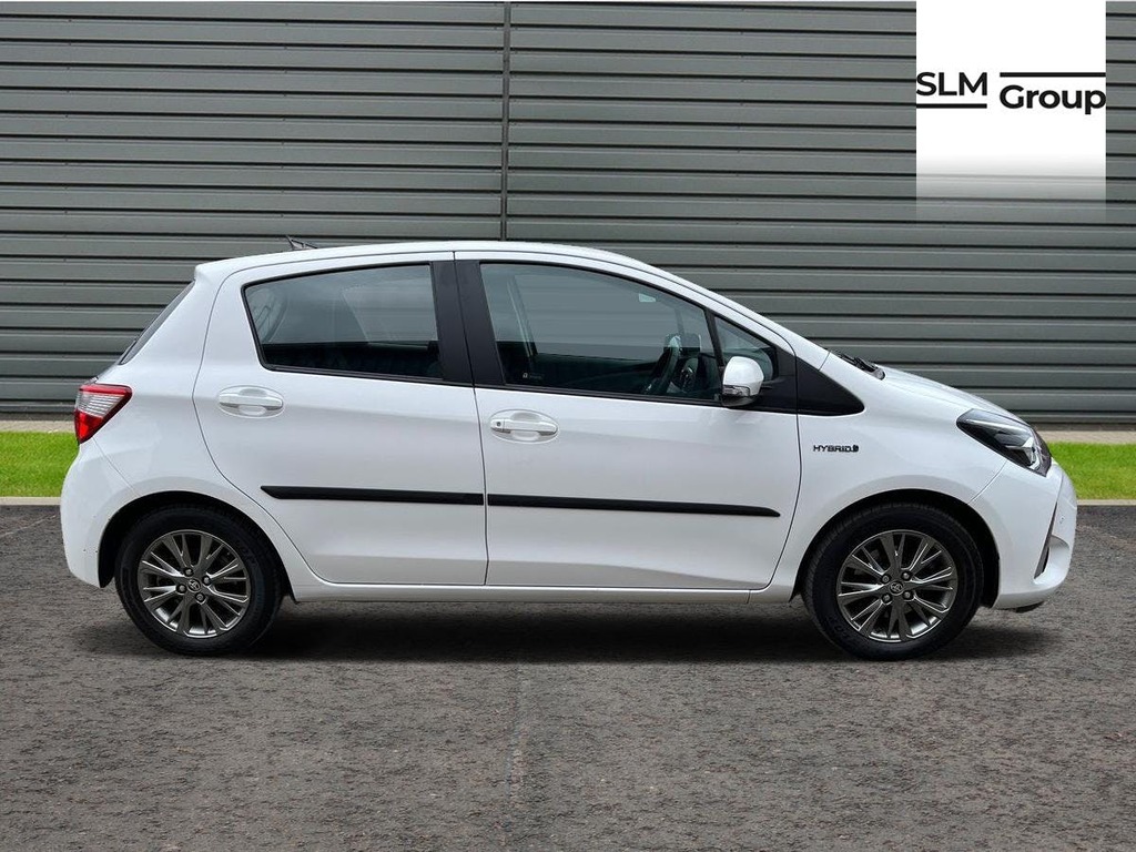 Toyota Yaris 1.5 Vvt-h Icon Tech Hatchback Hybrid E GX67MYB White #2