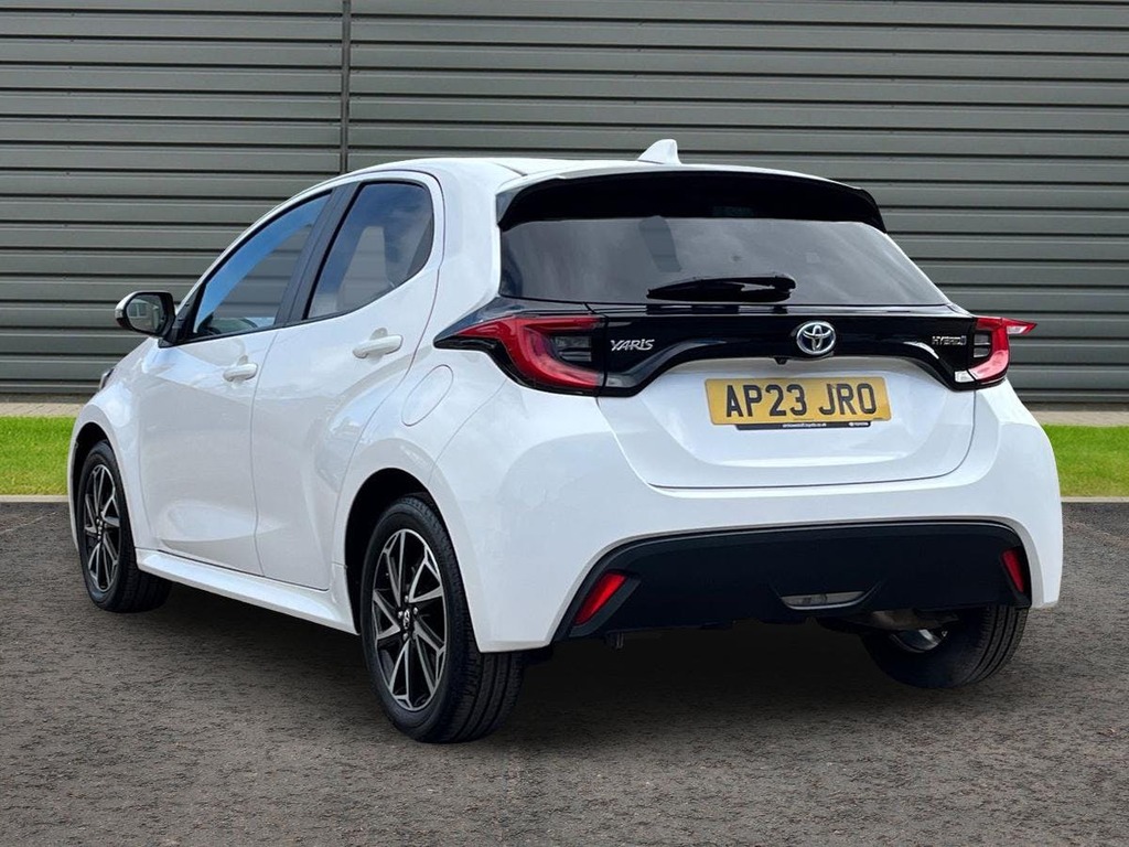 Toyota Yaris 1.5 Vvt-h Design Hatchback Hybrid E Cvt AP23JRO White #5
