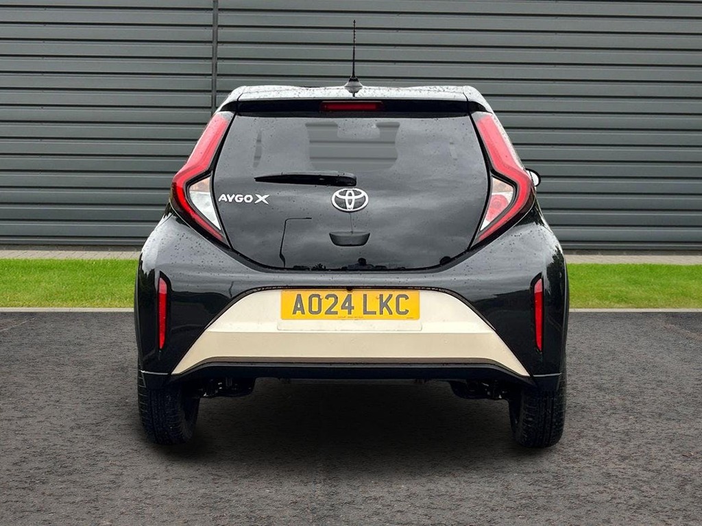 Toyota Aygo X 1.0 Vvt I Edge Hatchback AO24LKC Beige #4