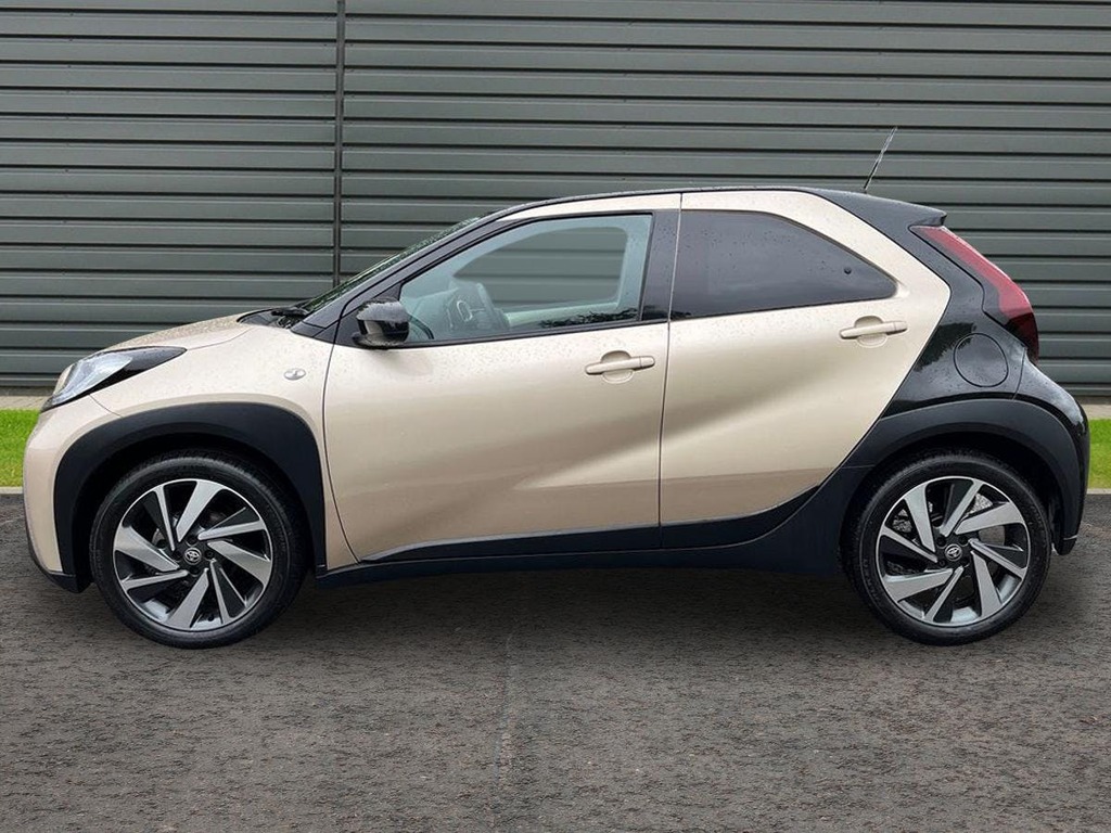 Toyota Aygo X 1.0 Vvt I Edge Hatchback AO24LKC Beige #6