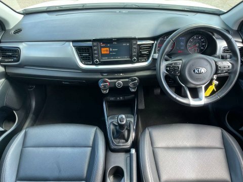 Kia Stonic Stonic Maxx LD70CUW White #2