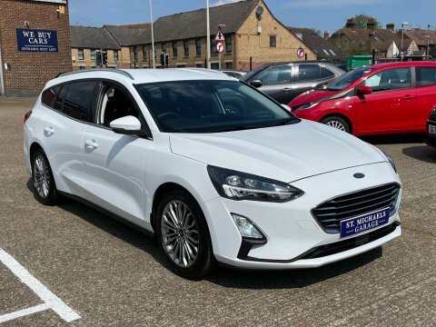 Ford Focus Estate BG71OGH White #4