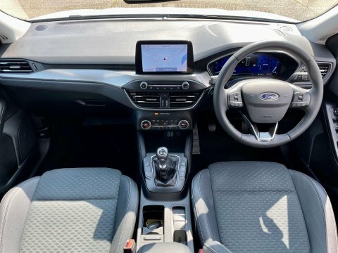 Ford Focus Estate BG71OGH White #2