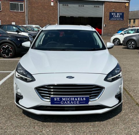 Ford Focus Estate BG71OGH White #5