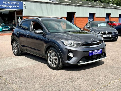 Kia Stonic Suv GJ69DPX Grey #4