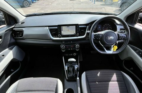 Kia Stonic Suv GJ69DPX Grey #2