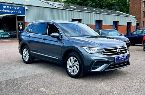Volkswagen Tiguan Suv EJ72ZHZ Grey #4