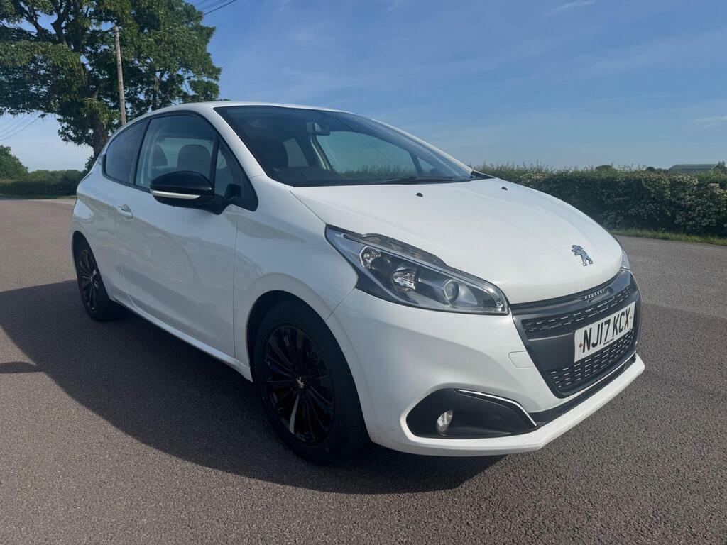 Peugeot 208 1.2 Puretech Black Edition Euro 6 NJ17KCX White #6