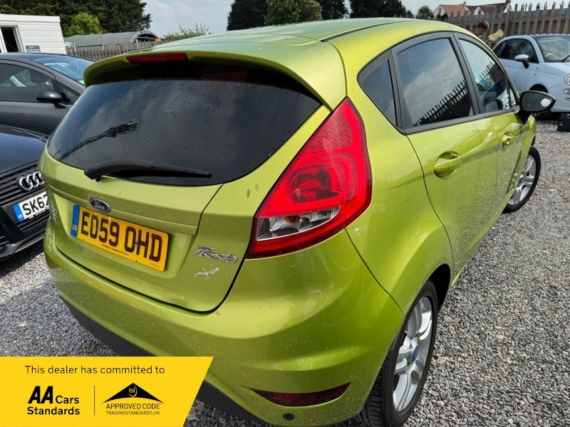 Ford Fiesta Style Plus EO59OHD Green #3