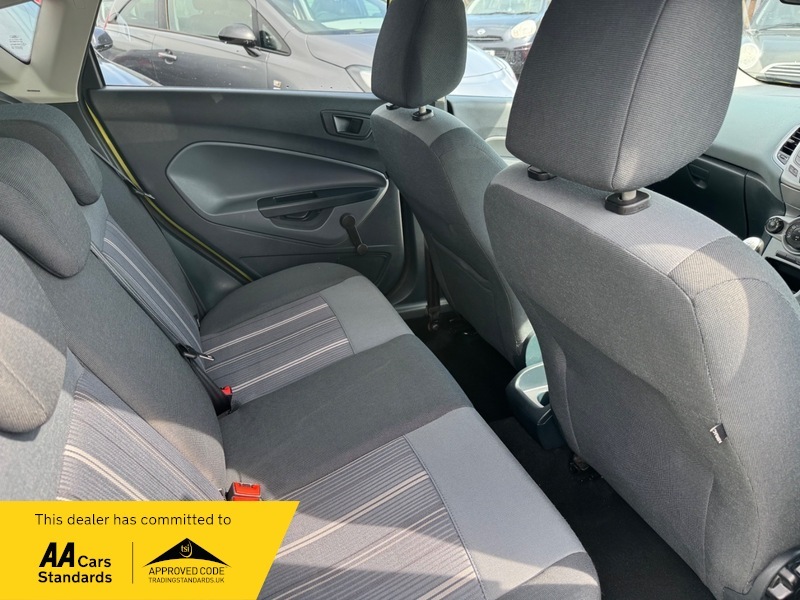 Ford Fiesta Style Plus EO59OHD Green #6